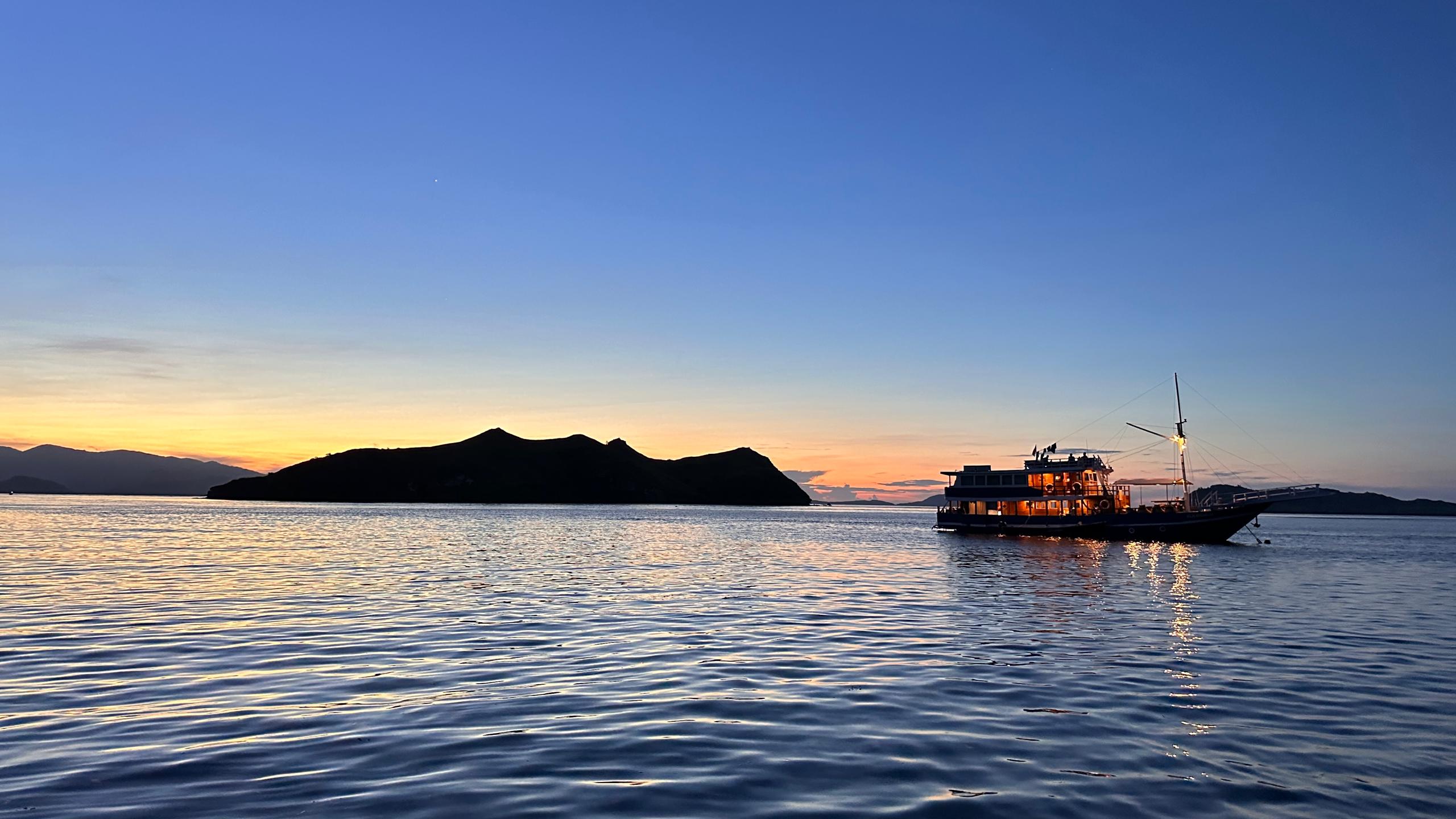Komodo Tour 2 Days 1 Night